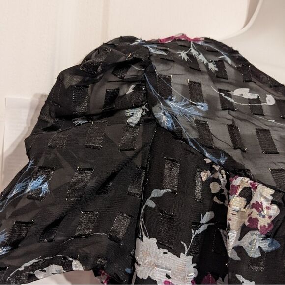 Nwt BLOUSOLIGY Black Floral Blouse With Puff Sleeves Size Small @Z - Picture 3 of 13